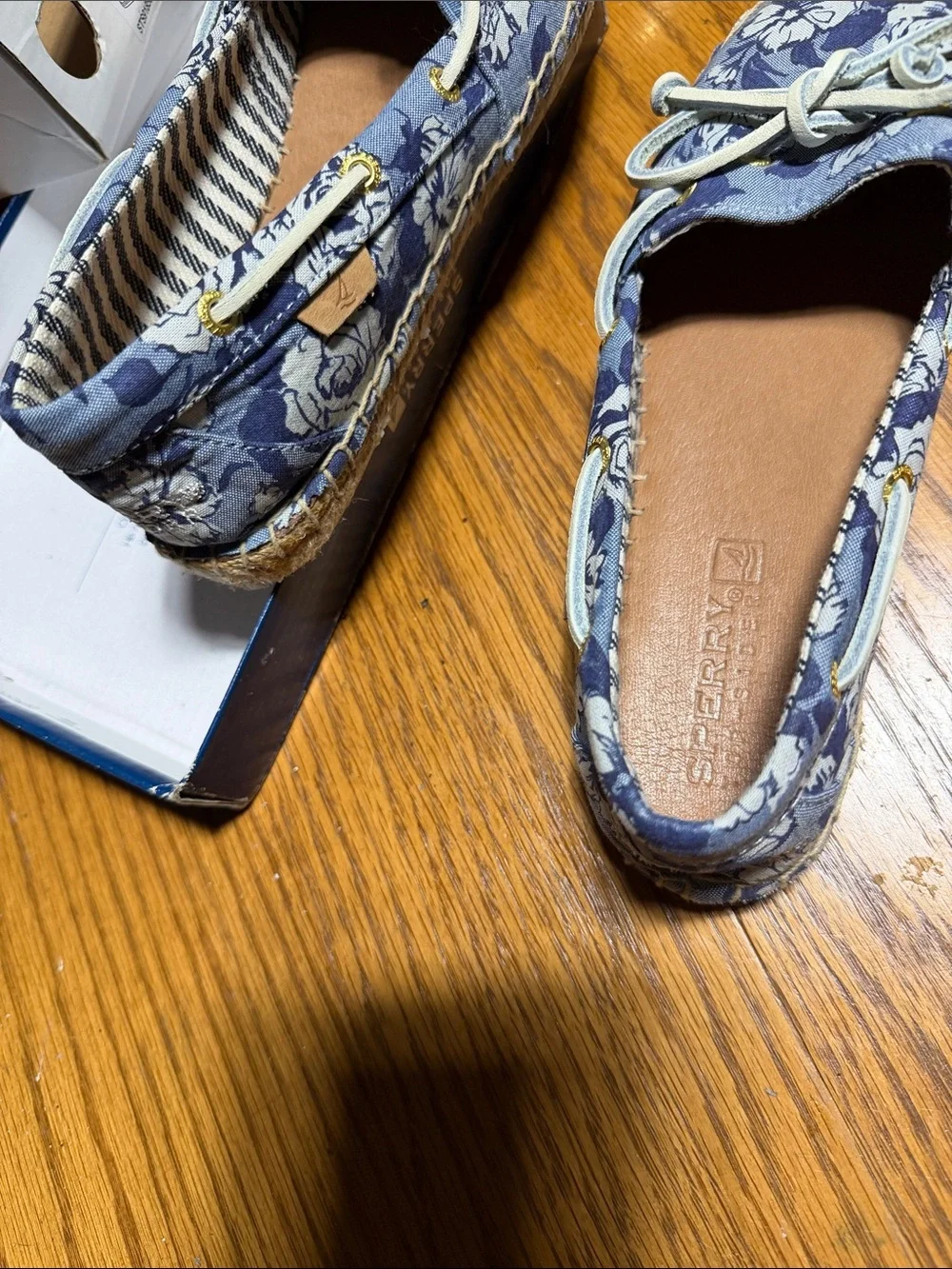 Sperry Navy and Light Blue Katama Liberty Women’s Shoes size 8M